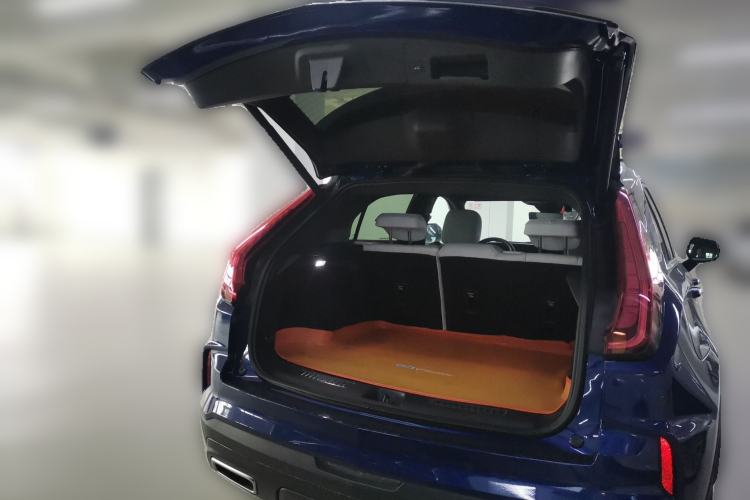 Used Cadillac XT4 2024 28T Two-Wheel-Drive Prestige Version Trunk