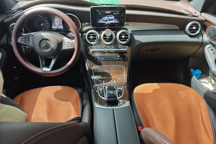 Used Mercedes-Benz GLC 2019 Facelift GLC 260 L 4MATIC Luxury Model Center Console