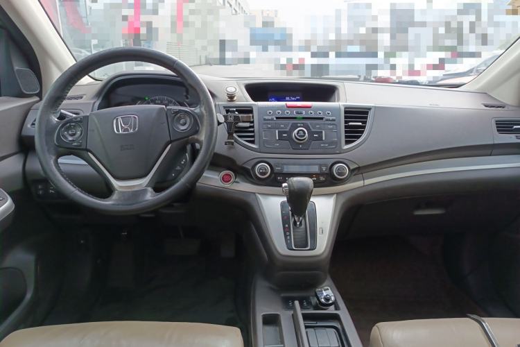 Used Honda CR-V 2013 2.4L two-wheel drive luxury version Center Console