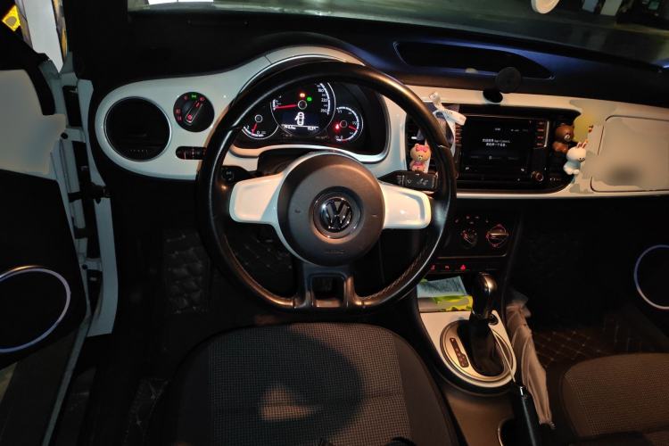 Used Volkswagen Beetle 2015 180TSI model
