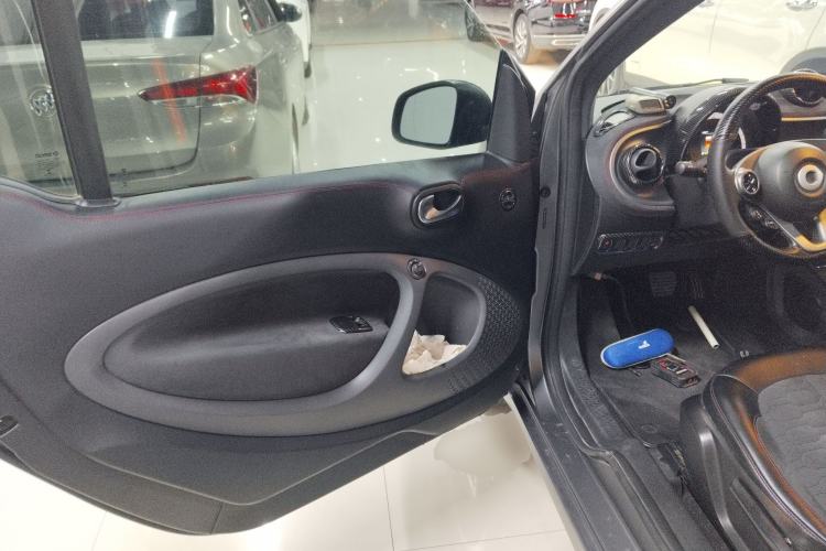 Used smart fortwo 2018 1.0L 52kW Hardtop Passion Edition China V Standard
