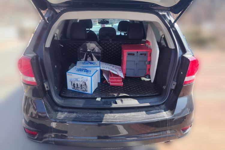 Used Dodge Journey 2013 2.4L Two-Wheel Drive Luxury Version