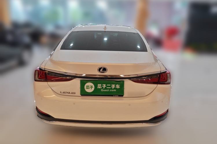 Used Lexus ES 2022 200 Excellence Edition
