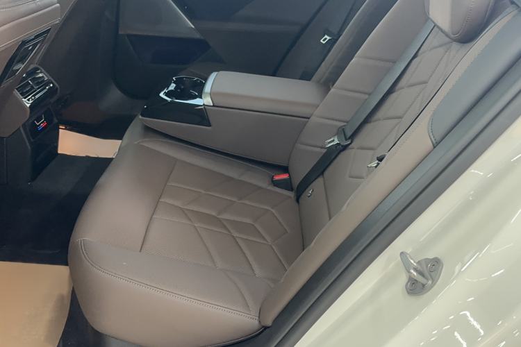 Used BMW i5 2024 eDrive 35L M Sport Package
