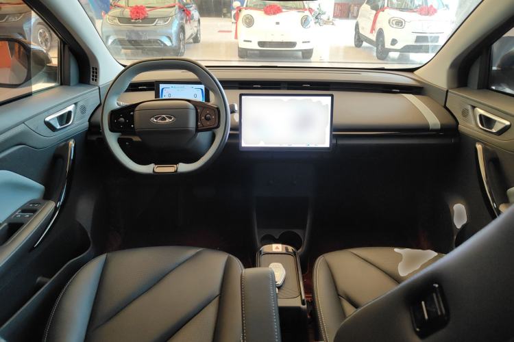 Used Chery New Energy Boundless Pro 2022 301km LingShou Edition Lithium Iron Phosphate Center Console