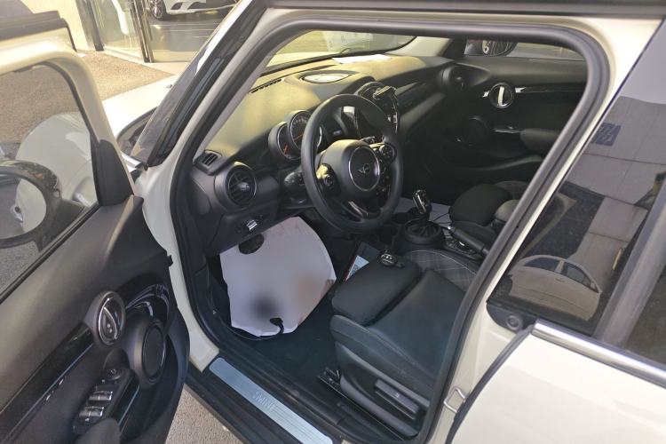 Used MINI MINI 2018 1.5T COOPER Classic Edition Five-Door Version