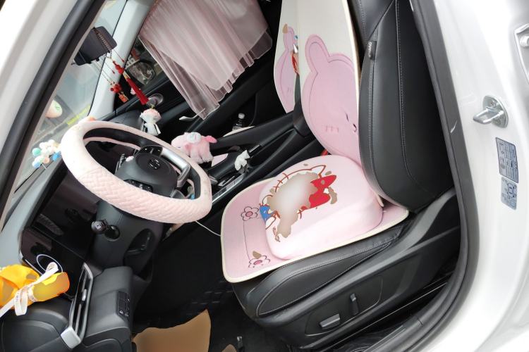 Used Hyundai Elantra 2023 1.5L CVT LUX Prestige Edition Left Front Seat