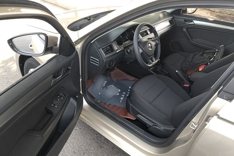 Used Volkswagen Bora 2016 1.6L Automatic Fashion Model