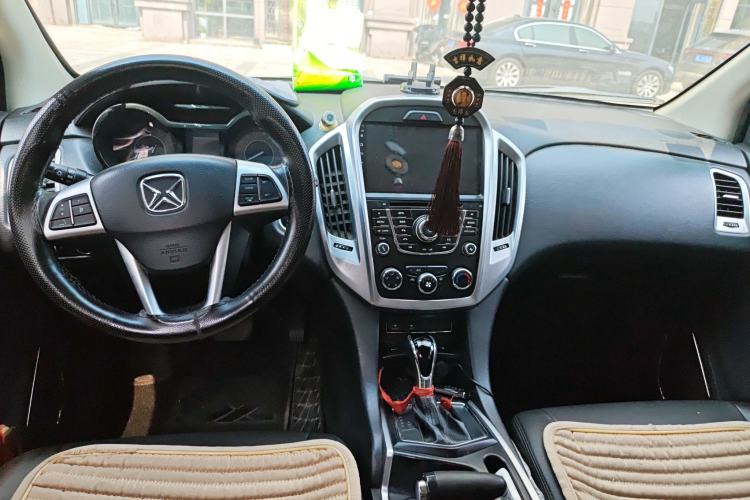 Used JMC Yusheng S350 2013 2.4T Automatic 4x4 Diesel Luxury 5-Seater
