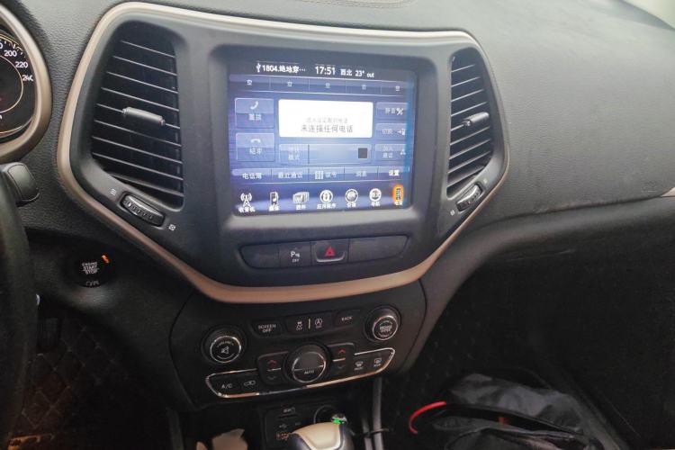 Used Jeep Cherokee 2017 2.4L Leading Smart Edition
