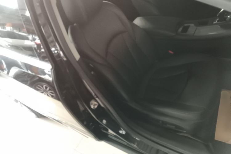 Used Buick LaCrosse 2021 552T Luxury Version Right Front Seat