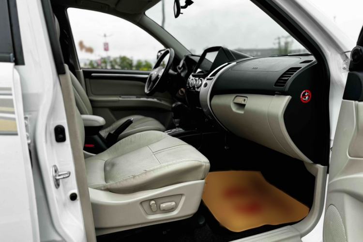 Used Mitsubishi Pajero Sport 2013 3.0L Automatic Two-Wheel Drive Luxury Edition