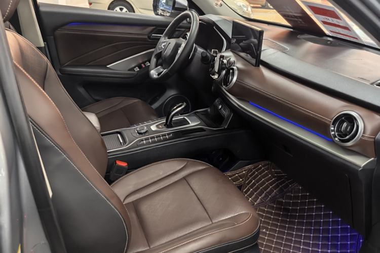 Used Wey VV6 2021 2.0T Two-Wheel Drive Smart Plus
