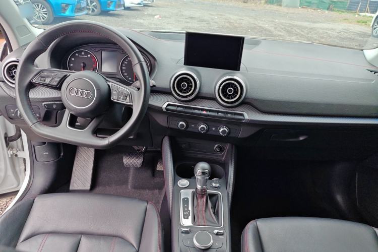 Used Audi Q2L 2022 35 TFSI Progressive Dynamic Edition Center Console