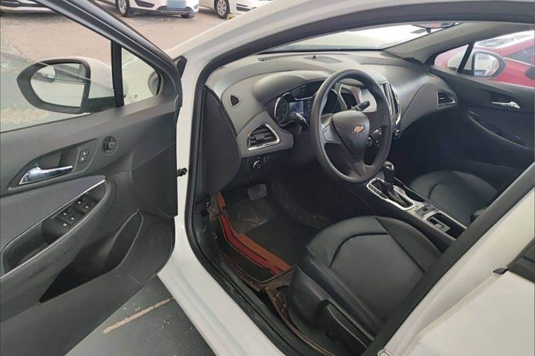 Used Chevrolet Cruze 2018 320 Automatic Pioneer Sunroof Edition