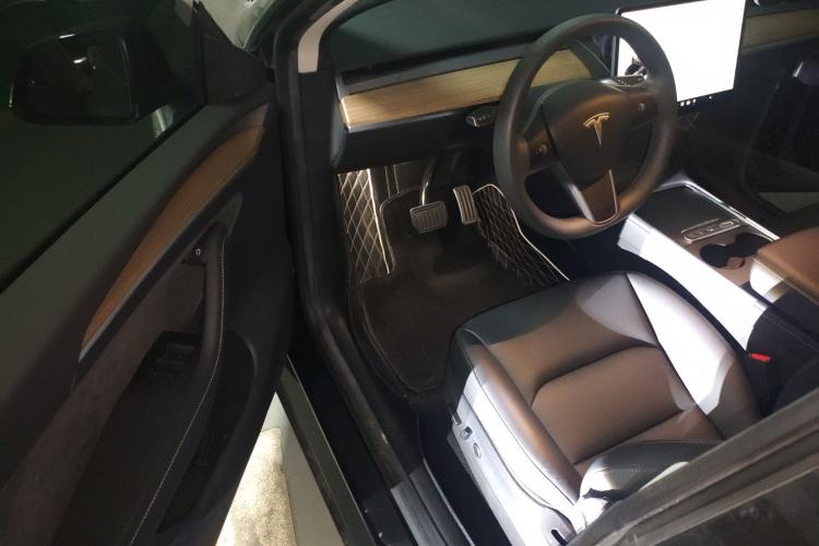 Used Tesla Model Y 2022 Rear-Wheel-Drive Version