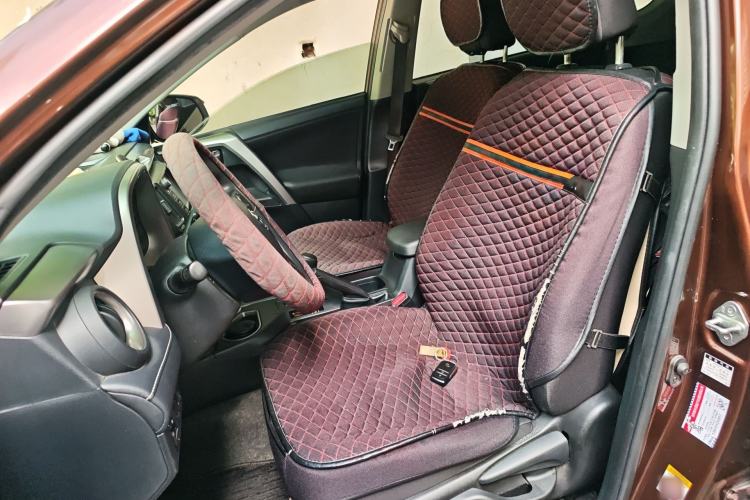 Used Toyota RAV4 2016 2.0L CVT Two-Wheel Drive Fashion Edition China V Standard
