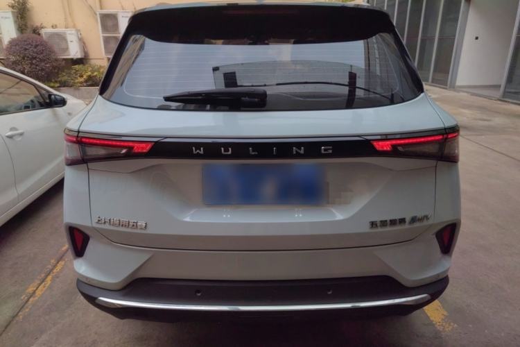 Used Wuling Asta 2022 2.0L DHT Electric-Speed Version
