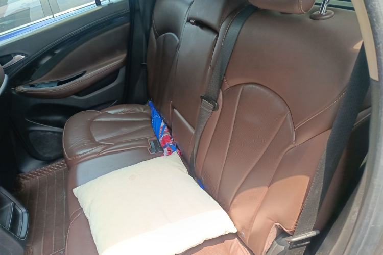 Used Buick Envision 2014 28T Four-Wheel Drive Luxury Model Left Rear Seat