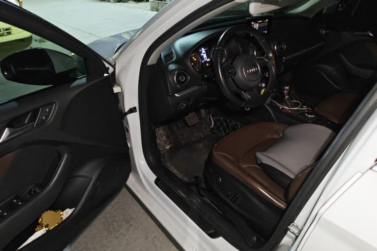 Used Audi A3 2017 Limousine 35 TFSI Fashion Model Driver Seat