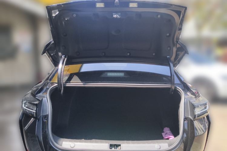 Used Dongfeng Aeolus Yixuan 2024 1.5L Automatic JingSu Edition Trunk