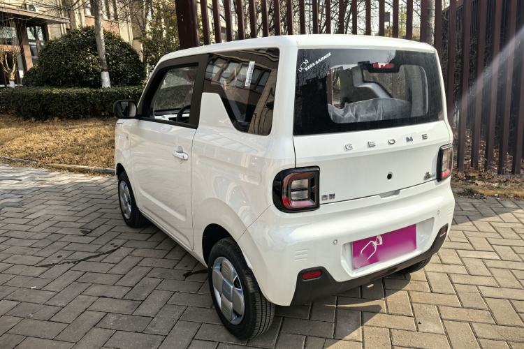 Used Geely Galaxy Panda 2024 Panda Mini 200km Endurance Bear
