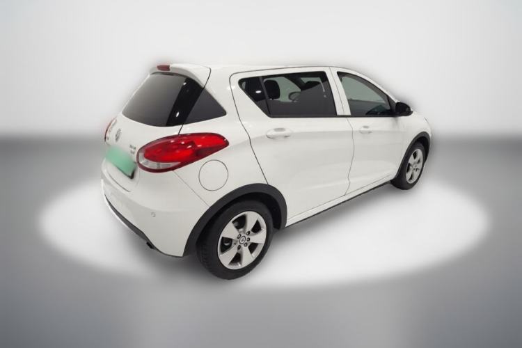 Used Baojun 310 2016 1.2L manual Comfort trim level Exterior 5