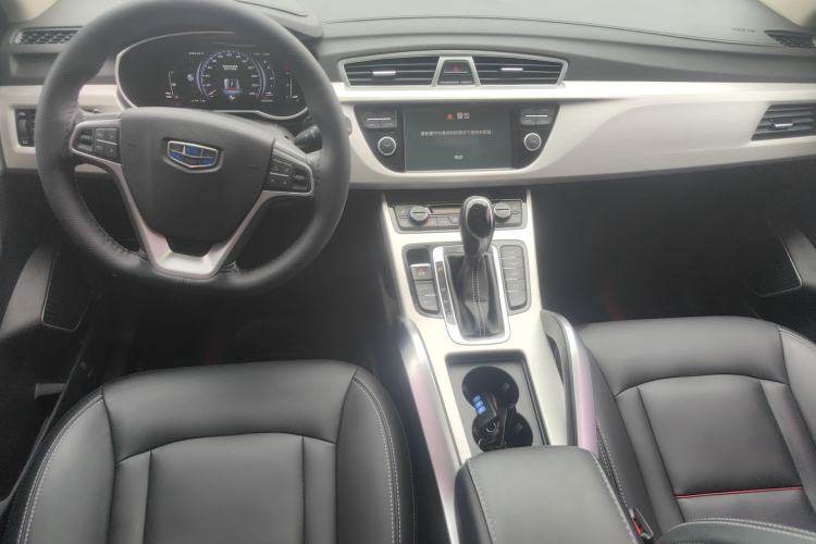 Used Geely Auto Emgrand X7 Sport 2018 1.8TD Automatic Two-Wheel Drive Smart Connect 4G Internet Edition Center Console