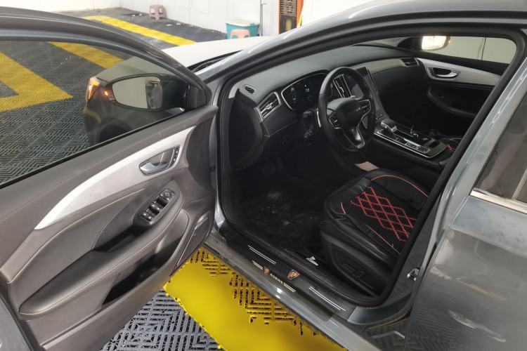 Used Roewe i6 MAX 2020 300TGI Automatic "Swell Cool Smart Drive" Edition Driver Seat