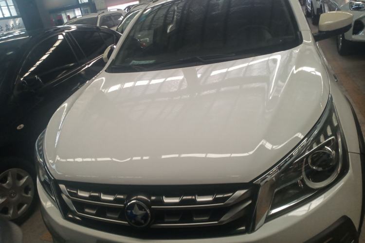 Used Venucia T70X 2016 2.0L CVT SmartFun Sport Edition
