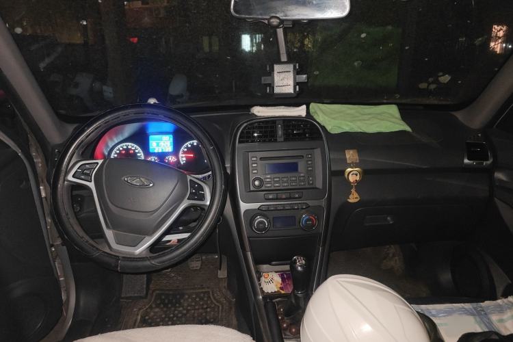 Used Chery Tiggo 3 2014 1.6L Manual Zhishang Edition Interior 2