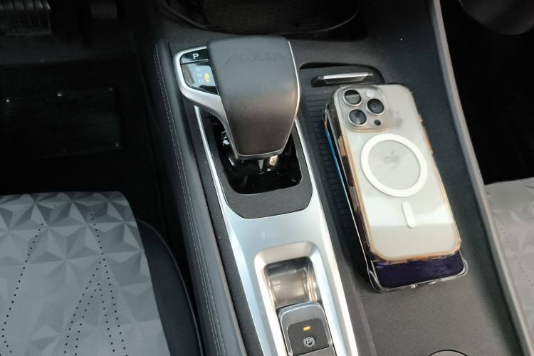 Used Dongfeng Aeolus Huge 2022 Mach Dual-Motor 1.5T MHD Dare-to-Dream Edition
