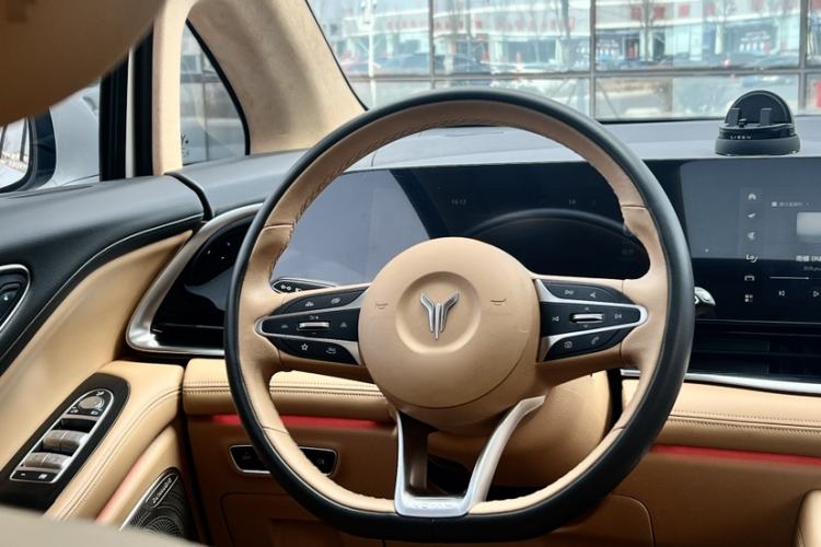 Used VOYAH Dream 2024 PHEV Ultra-Long Range Flagship Edition
