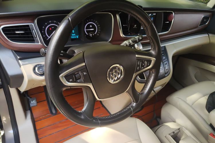 Used Buick GL8 2018 28T Luxury Model China VI Standard