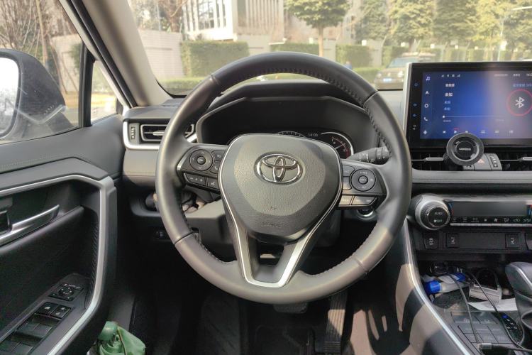 Used Toyota RAV4 2022 2.0L CVT 4x4 Style Plus Edition
