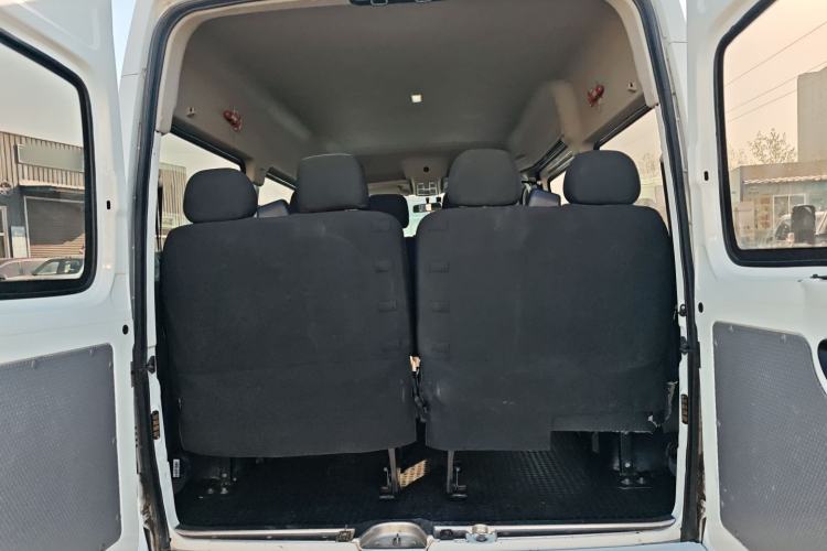 Used SAIC MAXUS Xintu V80 2021 2.0T Manual Classic Aoyuntong Short Wheelbase Mid-Height 7/8/9-Seater