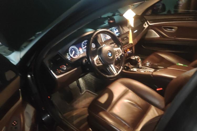 Used BMW 5 Series 2017 525Li Luxury Design Package Steering Wheel