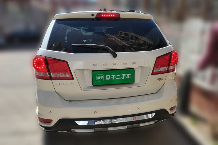 Used Dodge Journey 2013 2.4L Two-Wheel Drive Luxury Version