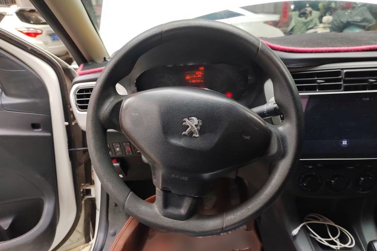 Used Peugeot 301 2014 1.6L Manual Comfort Edition CNG Steering Wheel