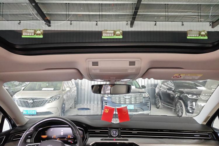 Used Volkswagen Magotan 2023 2 Million Units Limited Edition 330TSI DSG Leading Version
