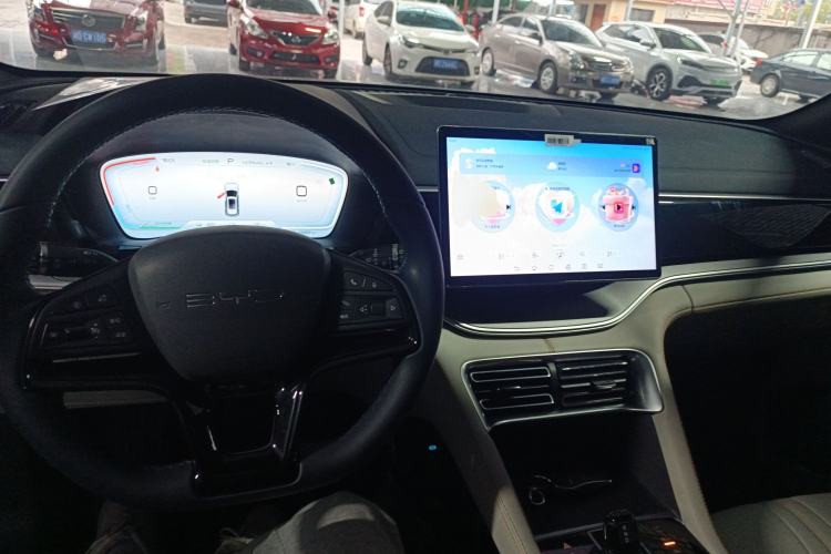 Used BYD Song PLUS New Energy 2023 Champion Edition EV 520KM Prestige Model Center Console