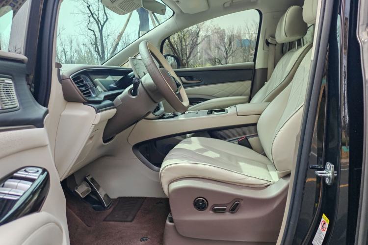 Used Denza D9 2022 DM-i 970 Four-Wheel Drive Prestige Model Interior 9