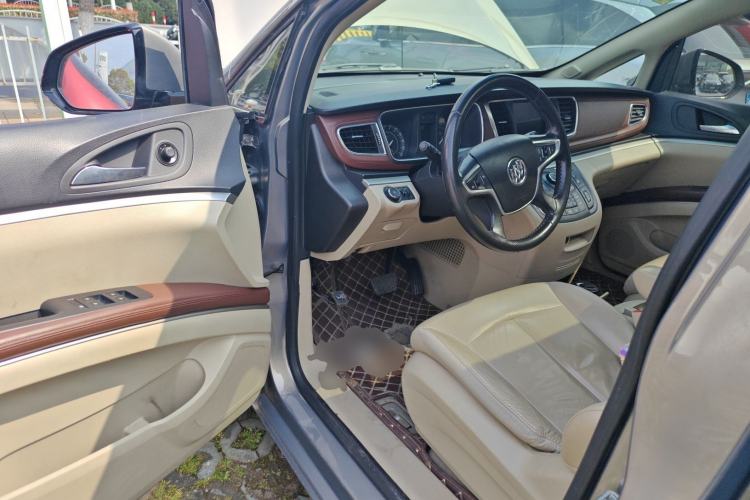 Used Buick GL8 2018 28T Luxury Model China VI Standard Driver Seat