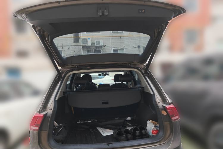 Used Volkswagen Tiguan L 2019 330TSI Automatic Two-Wheel Drive Smart Luxury Version China V Emission Standard