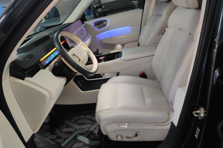 Used Lynk & Co 900 2025 2.0T Ultra