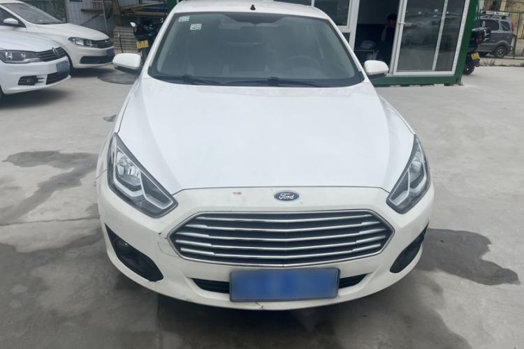 Used Ford Escort 2015 1.5L Automatic Comfort Edition Exterior 4