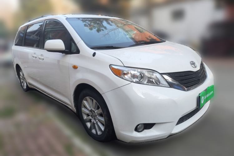 Used Toyota SIENNA 