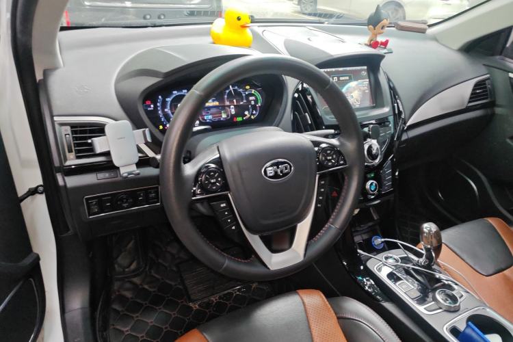 Used BYD Qin New Energy 2015 1.5T Dual-Crown Flagship Plus Edition Steering Wheel