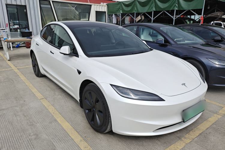 Used Tesla Model 3 2023 Rear-Wheel-Drive Version Front Right 45 Deg