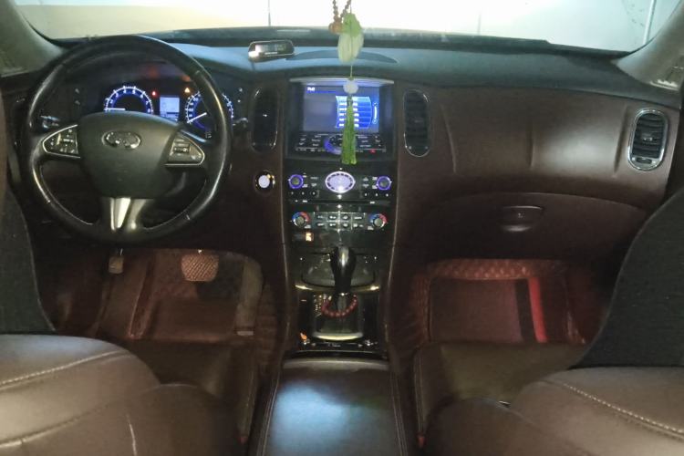 Used Infiniti QX50 2015 2.5L Enjoyment Edition Center Console